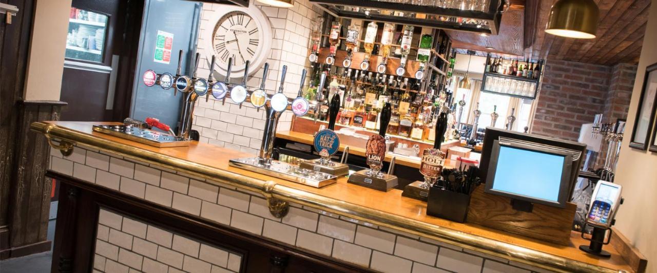 The Spread Eagle Hotel Manchester Bagian luar foto